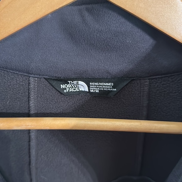 Men’s Gray North Face Shell Jacket in medium - Picture 2 of 3